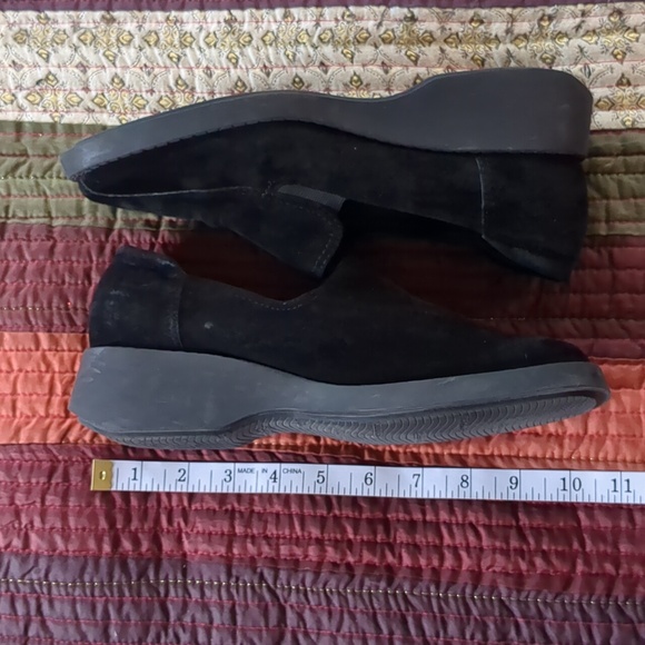 Vintage HUSH PUPPIES* black suede slip on with rubber tread and sole elastic gor - Picture 11 of 14